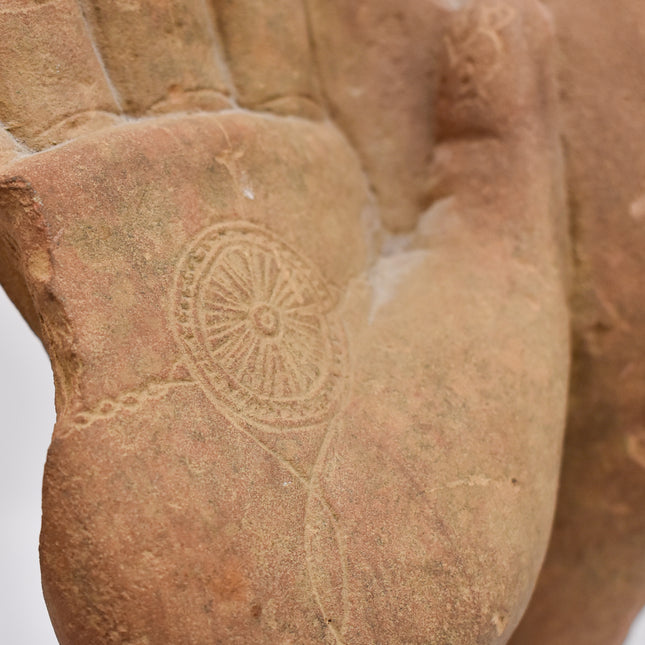 Arm van Boedha Gautama Sakyamuni