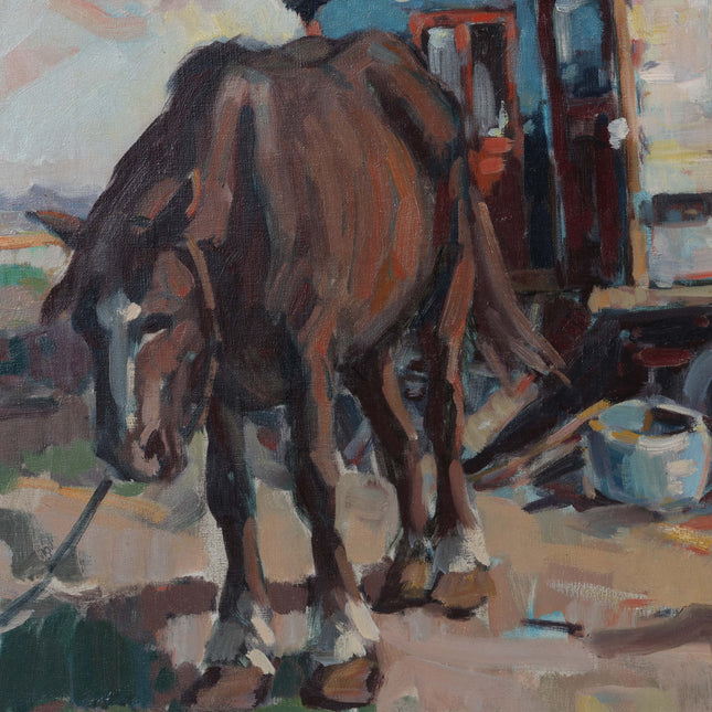 Portret van een vrouw bij een woonwagen